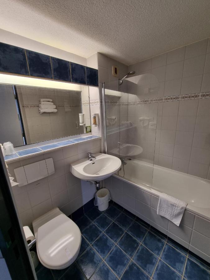 Hotel Restaurant Le Relais - Pau Nord Lons Bagian luar foto